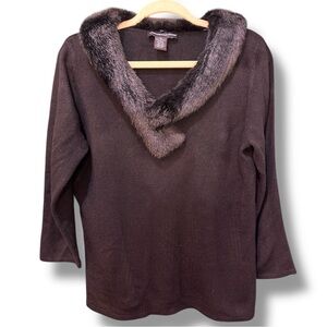 Elegant Norton McNaughton - Black Sweater with Faux Fur Trim. Size Medium